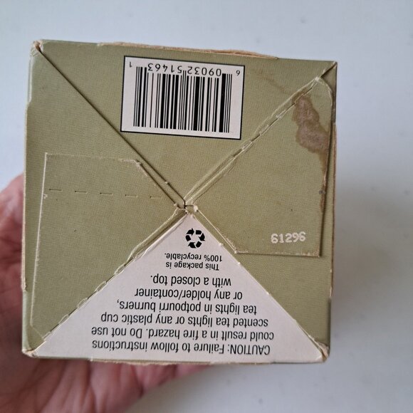 Box of 12 Yankee Candle Tea Lights Sage & Cinnamon Scented Wax Retired NOS - Picture 3 of 6